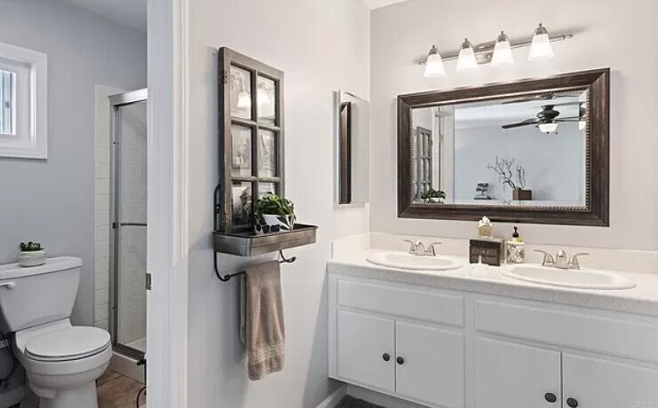 master bath - 3201 Via Pescado