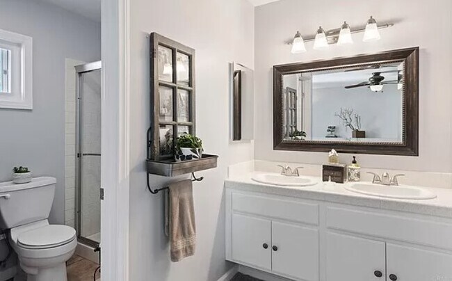 master bath - 3201 Via Pescado