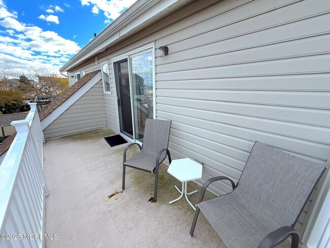 Building Photo - 106 Trinidad Ave