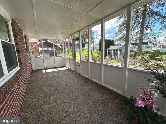 Building Photo - 1709 Liberty Ave