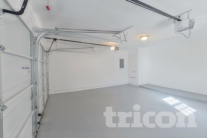 Building Photo - 10224 Long Rifle Dr