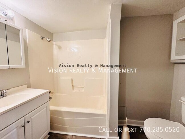 Building Photo - 31 Reynolds St