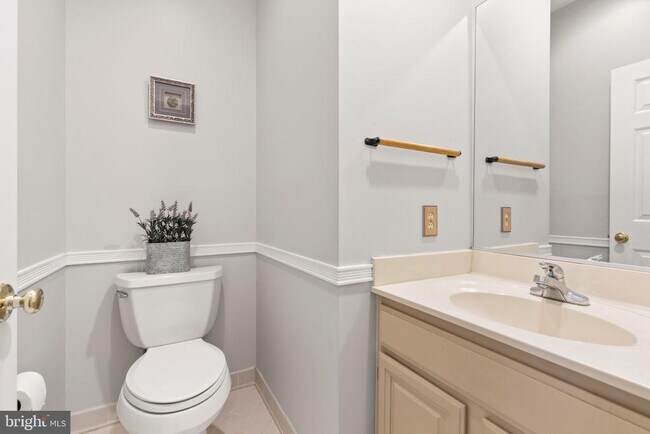 Building Photo - 46450 Saffron Ct