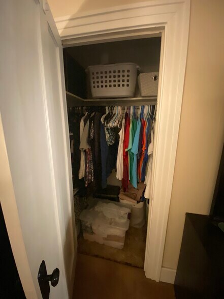 Building Photo - 329 E Grandview Ave