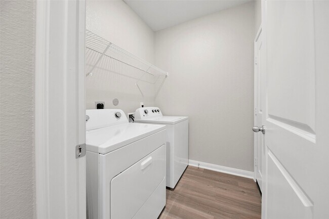 Building Photo - 446 Amberwood Pk Dr