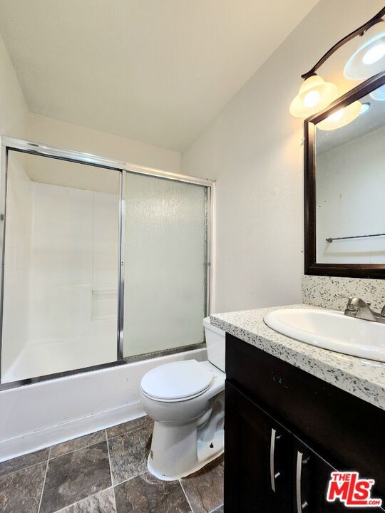 Building Photo - 639 Alexandria Ave