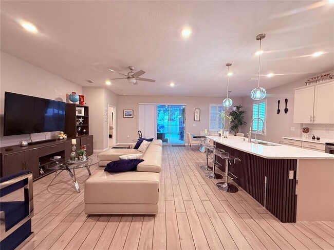 Building Photo - 8321 Praise Dr