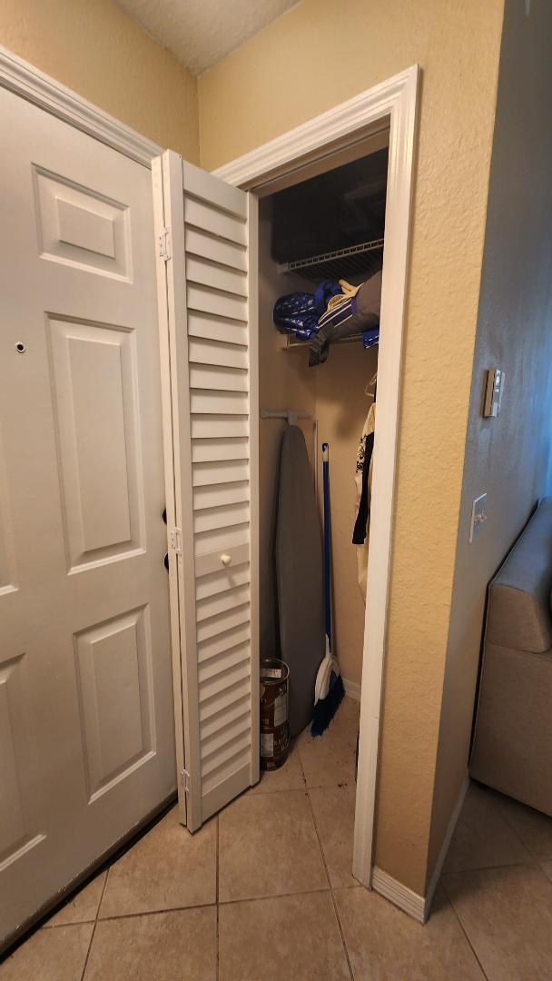 Building Photo - 4152 Central Sarasota Pkwy