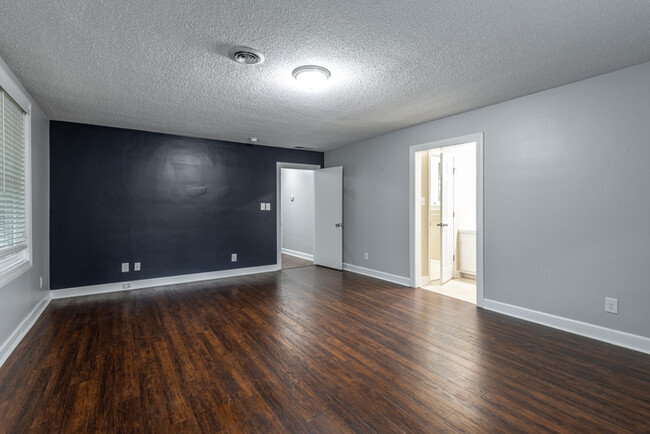 Building Photo - 2960 Tripp Ln