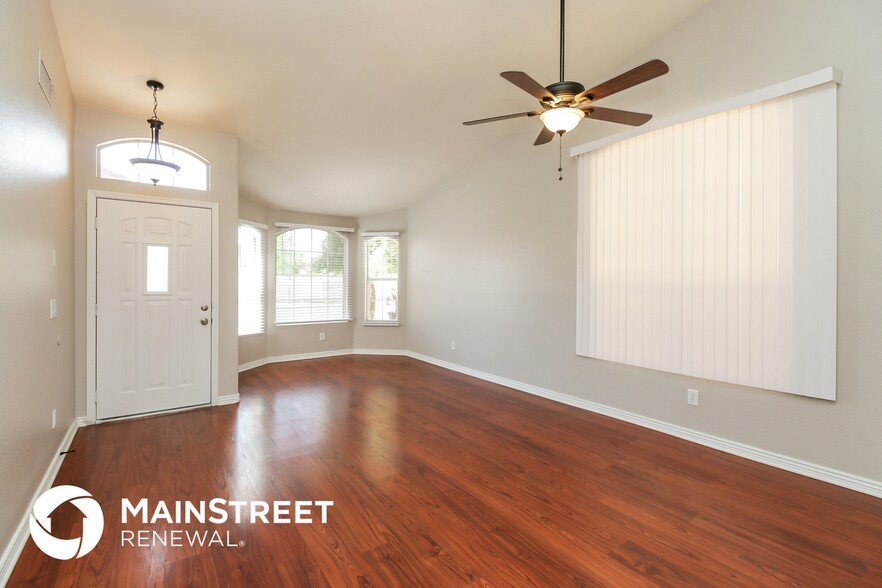 Building Photo - 2607 N 125th Dr