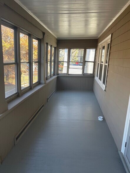 Building Photo - 4 Seagrave Rd