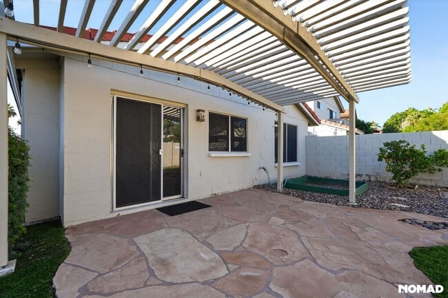 Building Photo - 4640 E Piedmont Rd