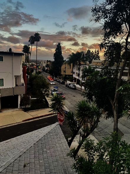 Building Photo - 1850 N La Brea Ave