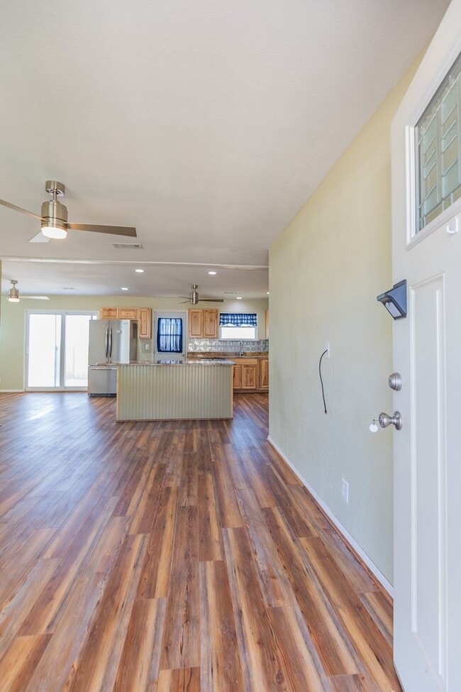 Building Photo - Charming 3 Bed 1 Bath Home