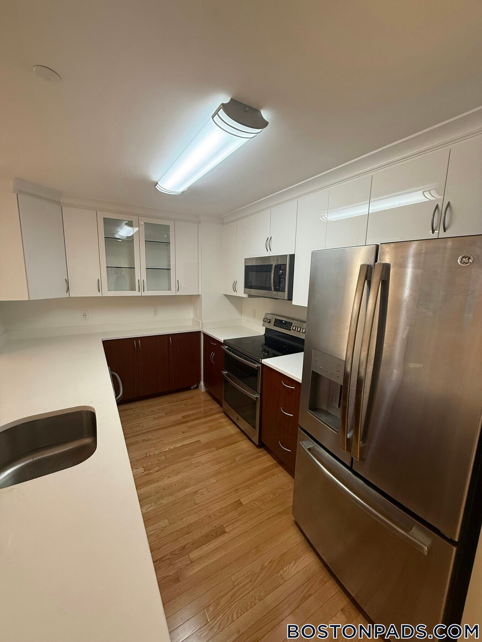 Building Photo - 1443 Beacon St