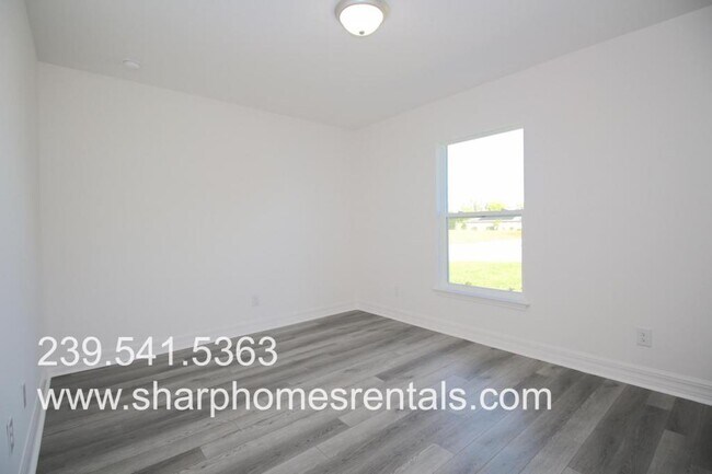 Building Photo - 4142 NE 20th Pl