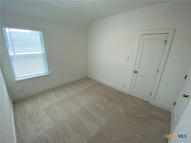 Building Photo - 1048 Easy Gruene