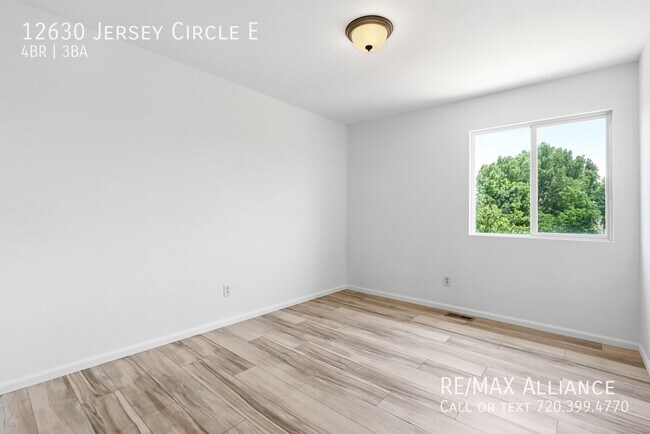 Building Photo - 12630 Jersey Cir E