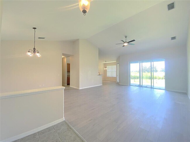 Building Photo - 398 Terranova St