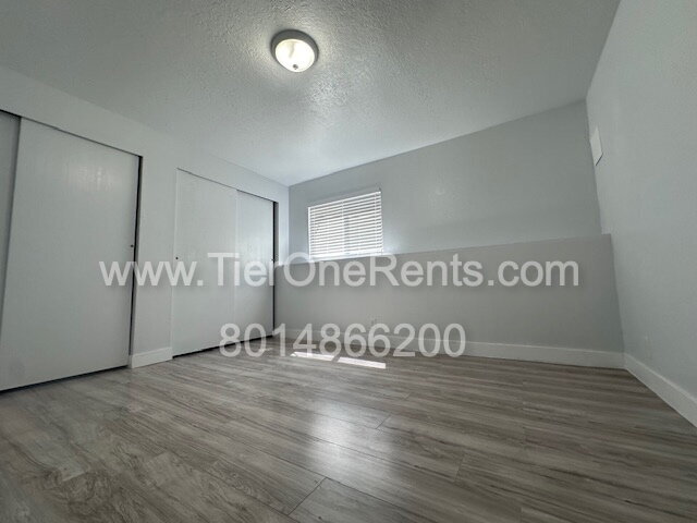 Building Photo - NO DEPOSIT option available for qualified ...