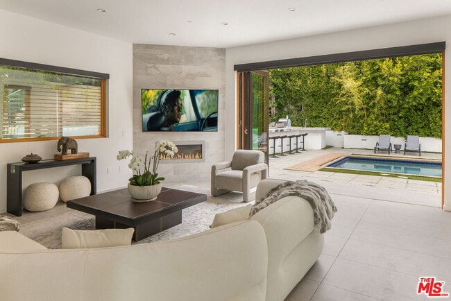 Building Photo - 12443 Sunset Blvd