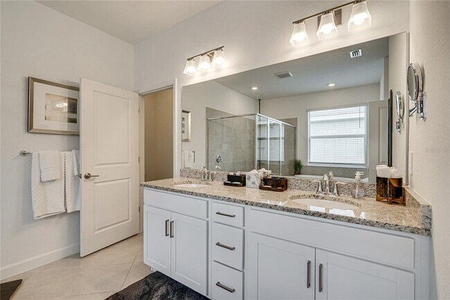 Building Photo - 3250 Weston Manor Dr