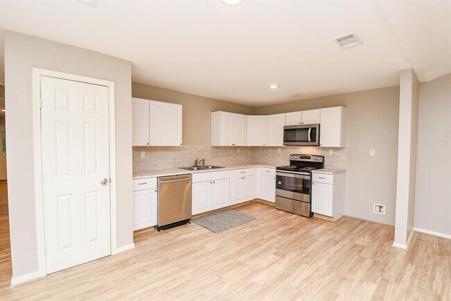 Building Photo - 15357 Ben Wiggins Rd