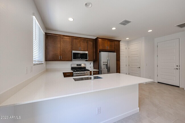 Building Photo - 2071 W Sierra Sunset Trail