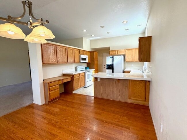 Building Photo - 6125 Greenbrook Dr