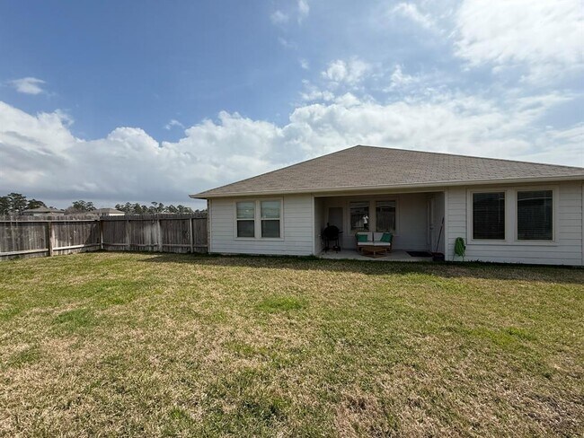 Building Photo - 2331 Gold Forsythia Ln