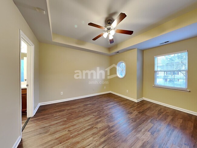 Building Photo - 906 Reedy Way