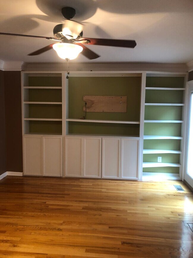 Building Photo - 3 Bedroom/3.5 Bath 2 story Condo - Kingsport, TN 37663