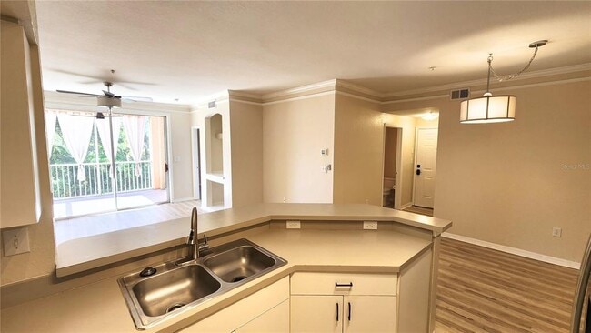 Building Photo - 4106 Central Sarasota Pkwy