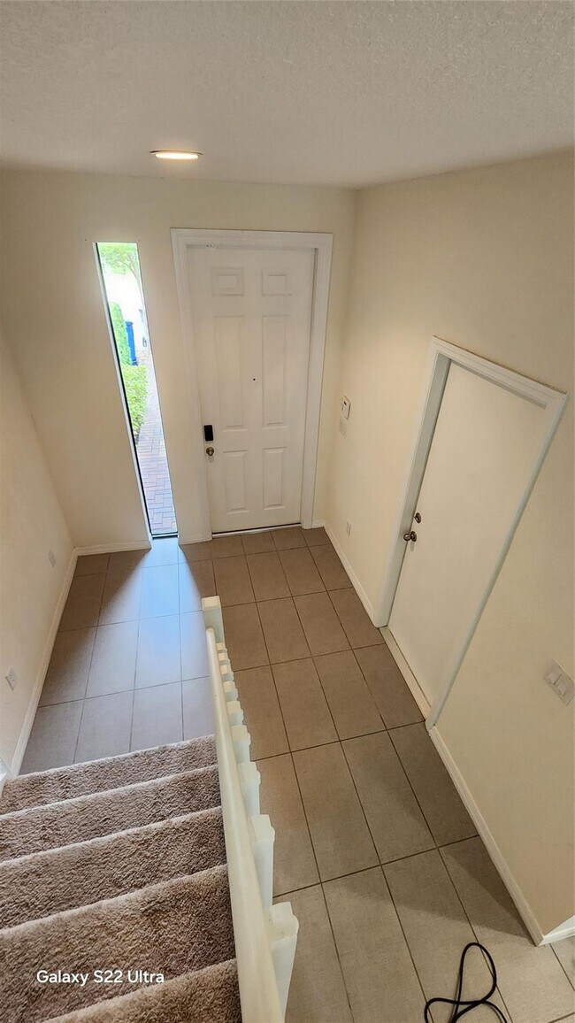 Building Photo - 3364 NW 10th Ave