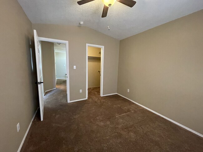 Building Photo - 5659 Bald Eagle Rd NW