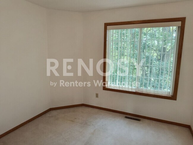 Building Photo - 787 Fairfield Cir