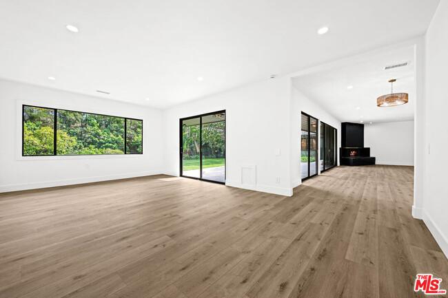 Building Photo - 1027 Acanto Pl