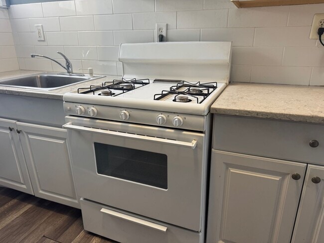 Building Photo - 2a Walnut St