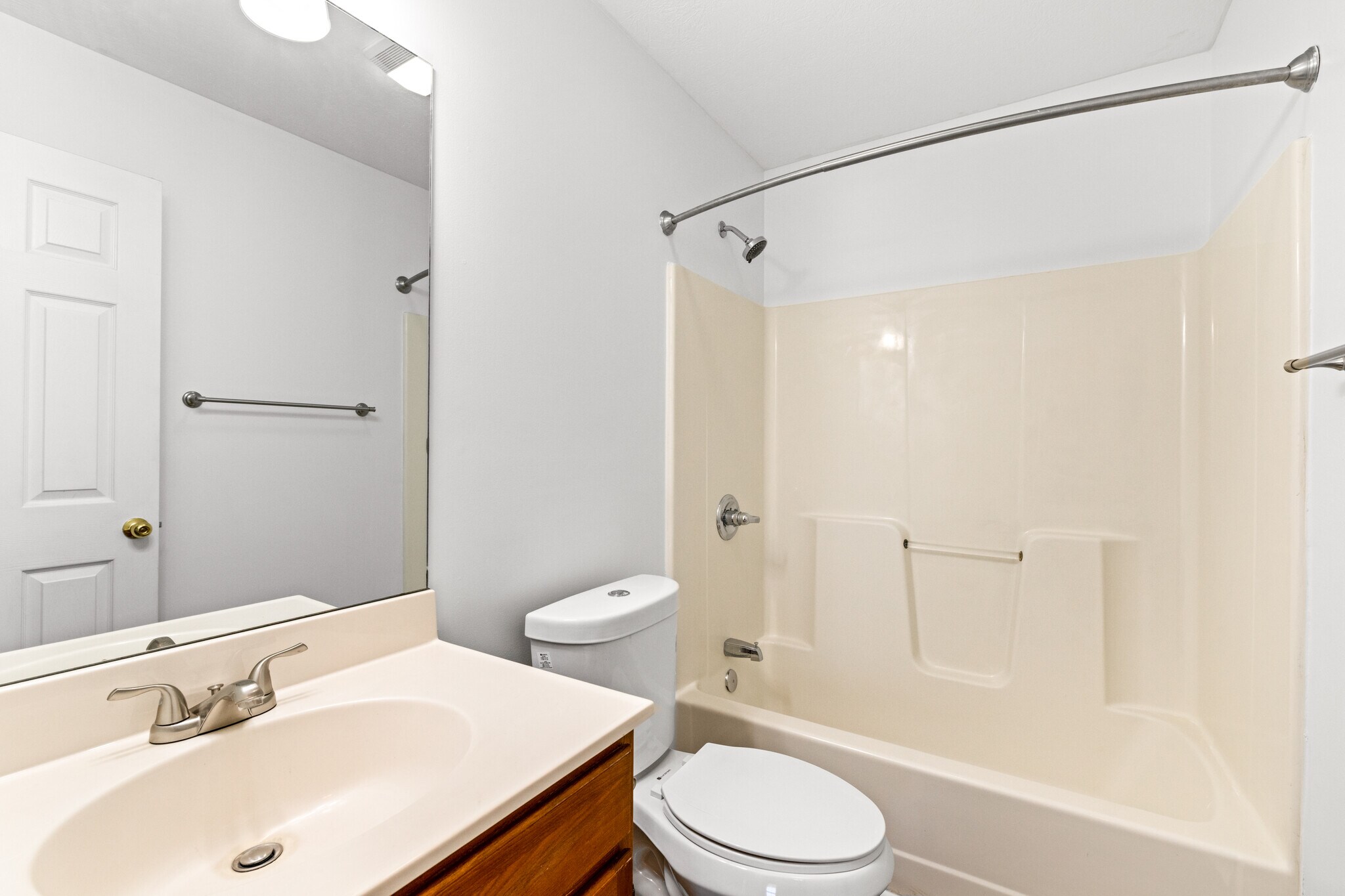 Building Photo - 230 Clover Cir