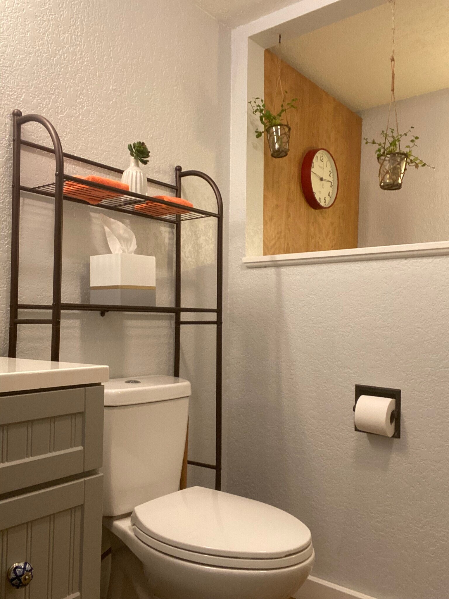 Building Photo - 616 W Mulberry St