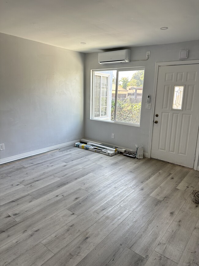 Building Photo - 1758 Lincoln Ave