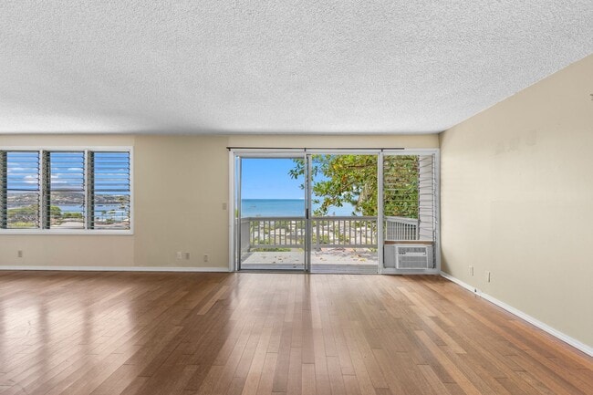 Building Photo - Pet Friendly Kaneohe House with Breathtaki...
