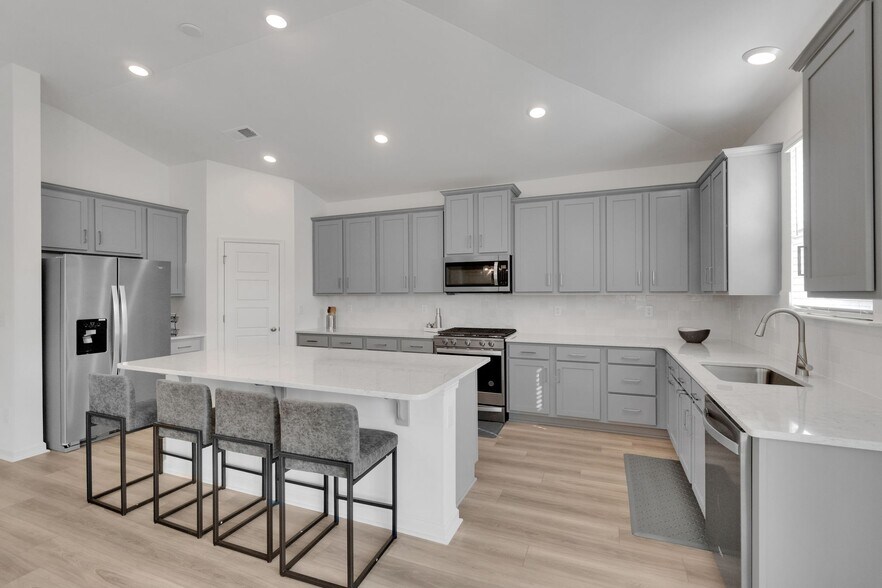 Building Photo - 12129 Rowan Hill Dr