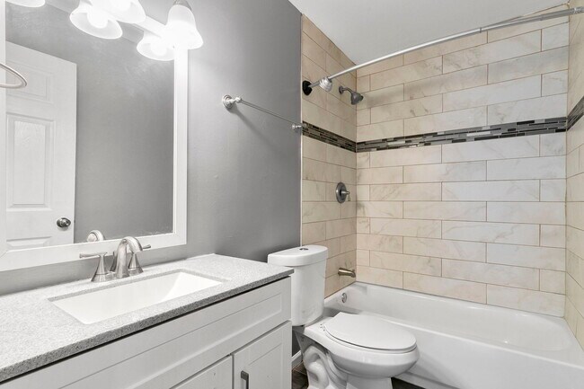 Building Photo - 5838 Woodgate Dr