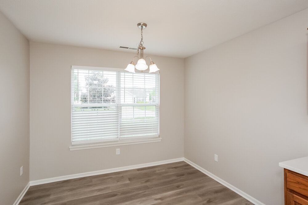Building Photo - 126 Thistle Wood Dr