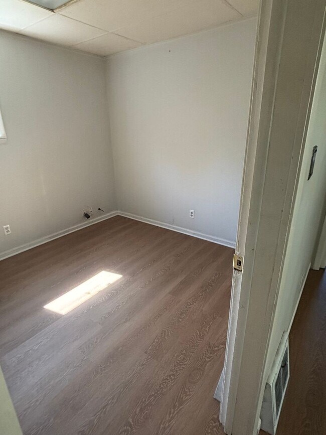 Building Photo - Section 8 Accepted!