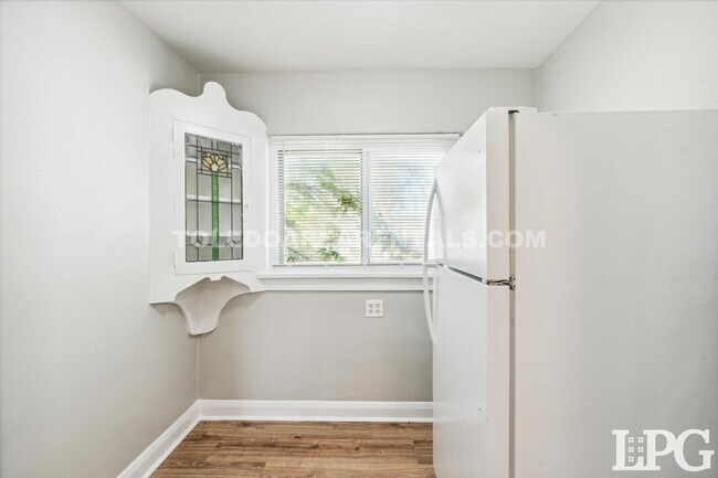 Building Photo - 1442 Schuyler Rd