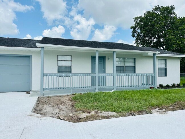 Primary Photo - 1758 SW Cashmere Blvd