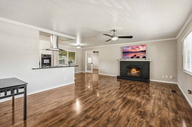 Building Photo - 1825 College Ave