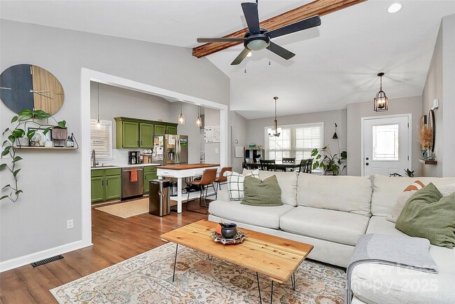 Building Photo - 4227 Deerfield Dr